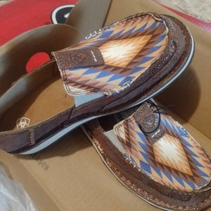 Ariat cruiser bronze Aztec print